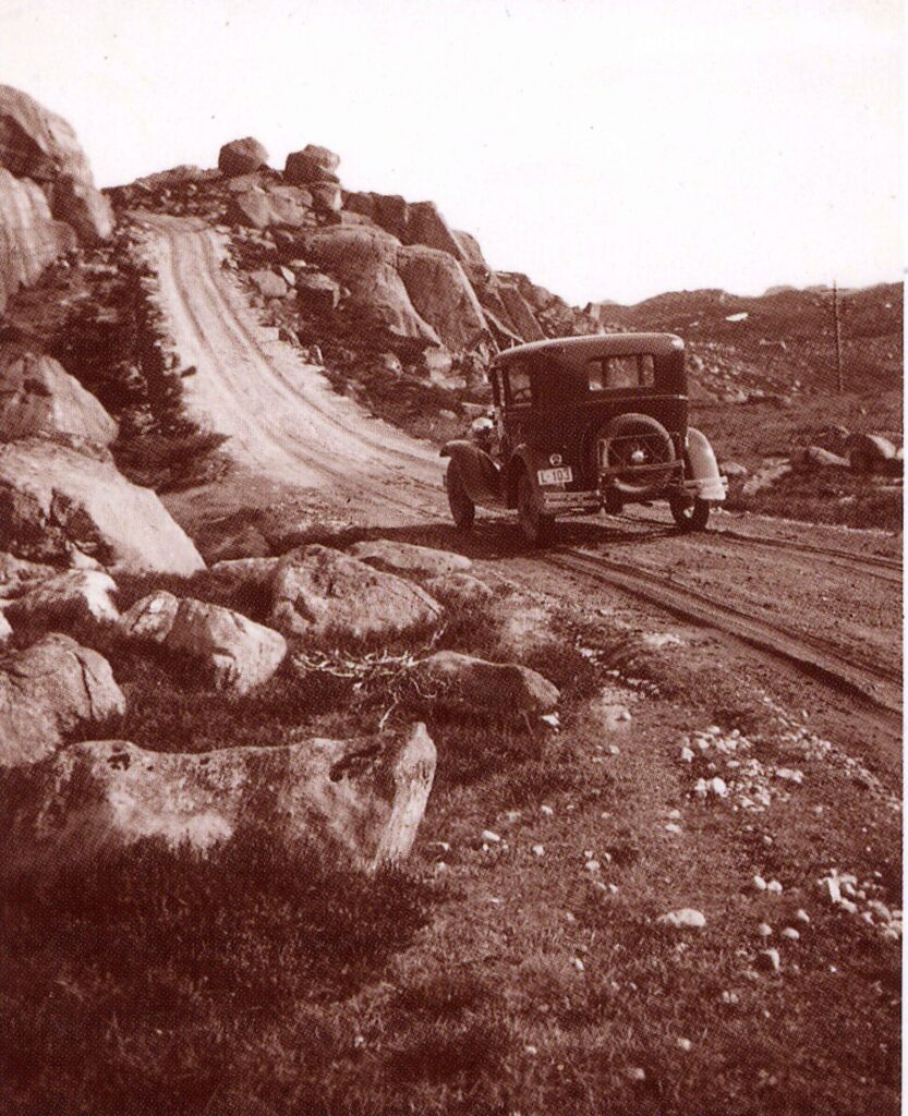 Fra Hegrestadfjellet. Veien over Hegrestadfjellet ble nedlagt som riksveg i 1940
